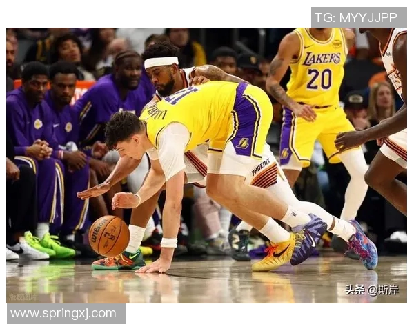 2018湖人队与爵士队季前赛精彩对决回顾与分析